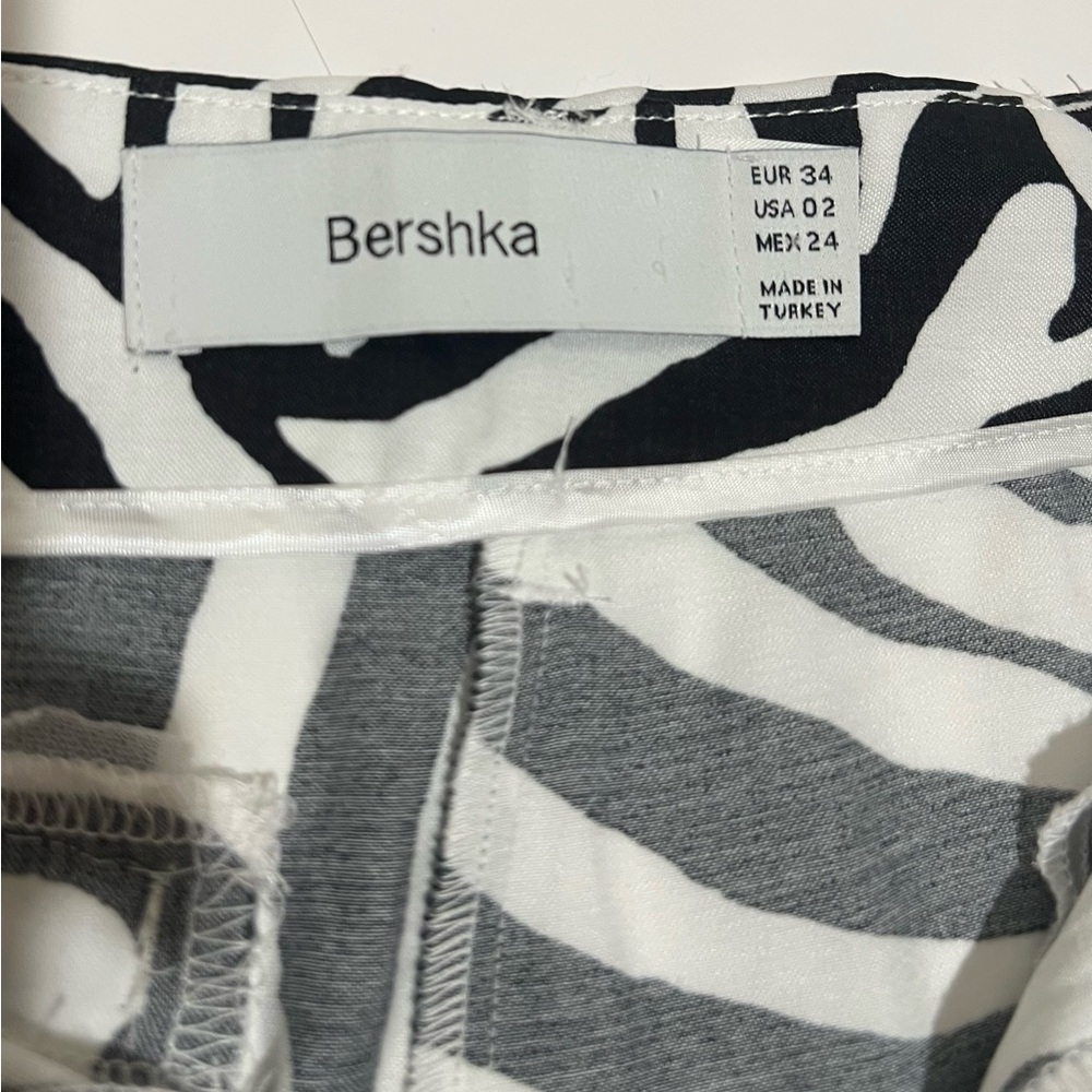 Bershka Satin Zebra Pattern Trousers - Picture 4 of 9